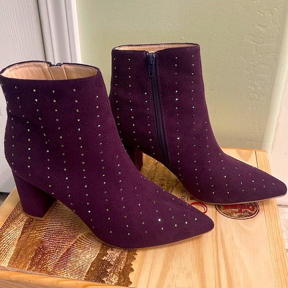 Purple suede Halston heeled pointy toe rhinestone boot - Picture 3 of 5